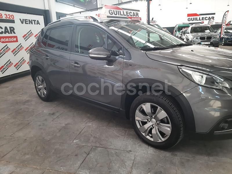 Usado Peugeot 2008 Signature Sky 82 CV (60 kW) 2019 Gris / plata SUV