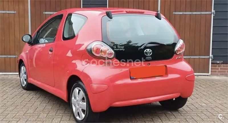 Rojo Usado 2010 Toyota Aygo Utilitario | 4300 € (Precio justo) - Imagen 1/4