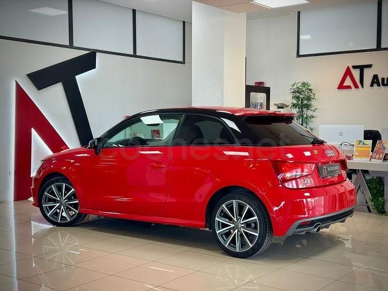 Usado Audi A1 Attraction 90 CV (66 kW) 2015 Rojo Berlina