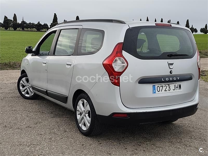 Usado Dacia Lodgy Lauréate 90 CV (66 kW) 2015 Gris / plata Monovolumen