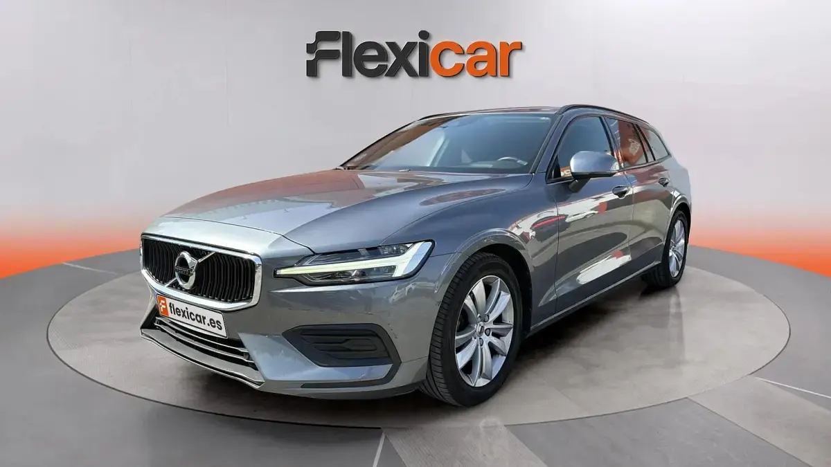 Usado Volvo V60 Momentum 150 CV (110 kW) 2019 Negro Familiar