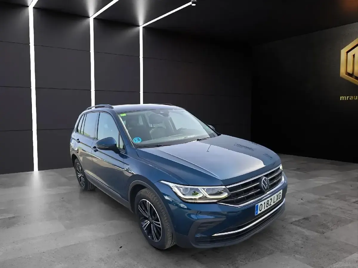 Usado VW Tiguan Life 150 CV (110 kW) 2022 Azul metalizado SUV