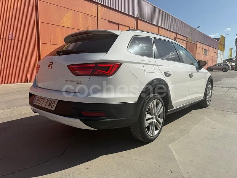 Usado Seat Leon 150 CV (110 kW) 2019 Blanco Familiar