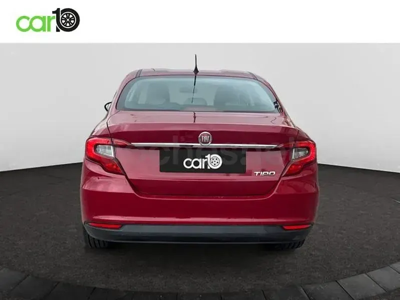 Usado Fiat Tipo Easy 95 CV (69 kW) 2016 Rojo Berlina