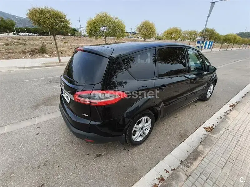 Usado Ford S-MAX Trend 140 CV (102 kW) 2010 Negro Monovolumen
