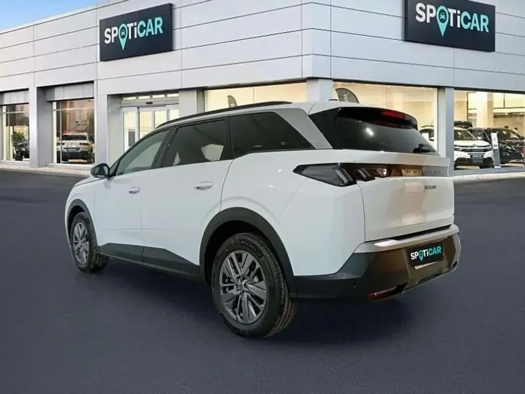 Usado Peugeot 5008 Allure 145 CV (106 kW) 2026 Blanco SUV