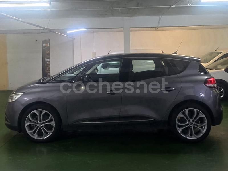 Usado Renault Scénic IV Intens 130 CV (95 kW) 2017 Gris / plata Monovolumen