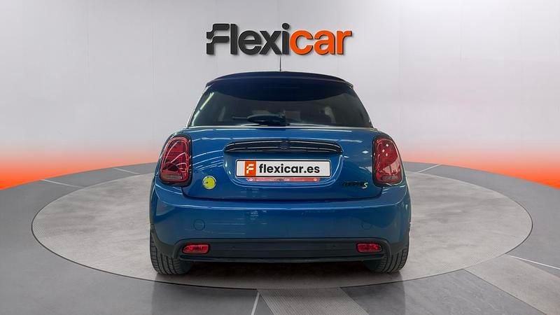 Usado Mini Cooper SE 135 kW (184 CV) 2022 Azul Utilitario