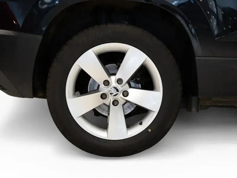 Blanco Usado 2021 Skoda Karoq SportLine SUV | 30.990 € - Imagen 1/2