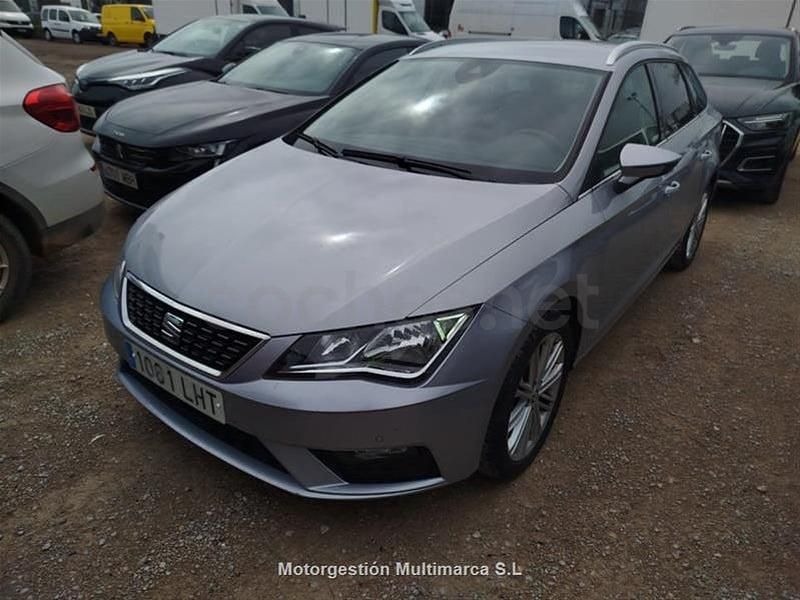 Usado Seat Leon XCELLENCE 130 CV (95 kW) 2020 Gris / plata Familiar