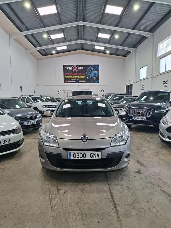 Beige Usado 2008 Renault Mégane Cabriolet Dynamique Descapotable | 7499 € (Un poco caro) - Imagen 1/4