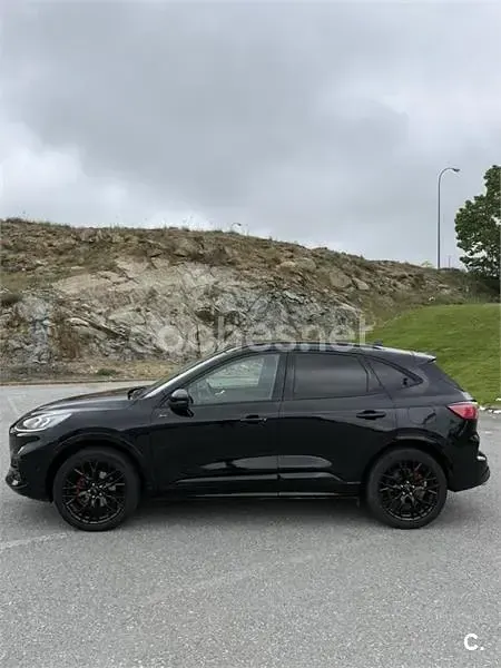 Usado Ford Kuga ST-Line X 190 CV (139 kW) 2023 Negro SUV