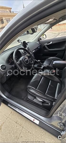 Usado Audi A3 Ambition 140 CV (102 kW) 2010 Gris / plata Utilitario