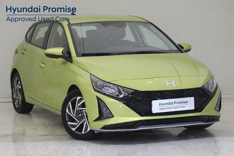 Usado Hyundai i20 100 CV (73 kW) 2024 Amarillo Utilitario