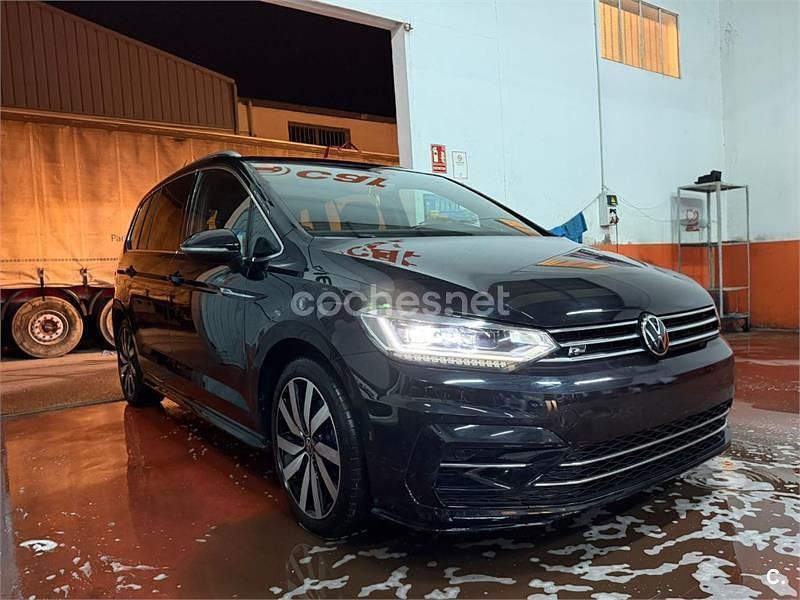 Usado VW Touran Sportline 150 CV (110 kW) 2021 Negro Monovolumen