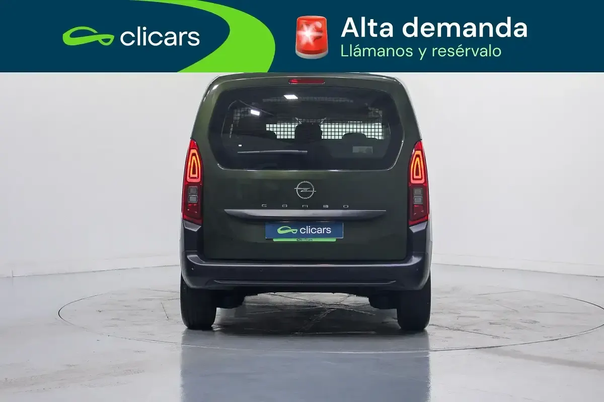 Usado Opel Combo Edition 100 CV (73 kW) 2025 Verde Monovolumen