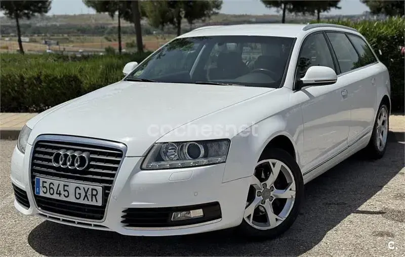 Usado Audi A6 170 CV (125 kW) 2010 Blanco Familiar