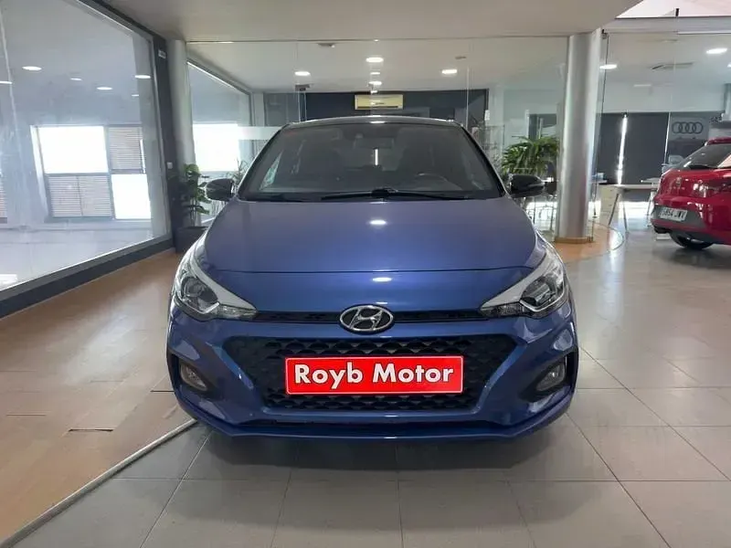 Usado Hyundai i20 100 CV (73 kW) 2019 Azul Utilitario