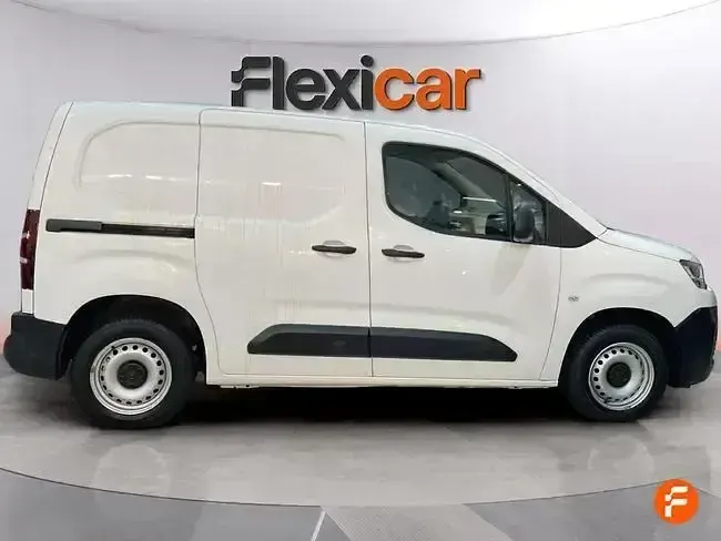 Usado Citroën Berlingo Feel 100 CV (73 kW) 2019 Blanco Monovolumen