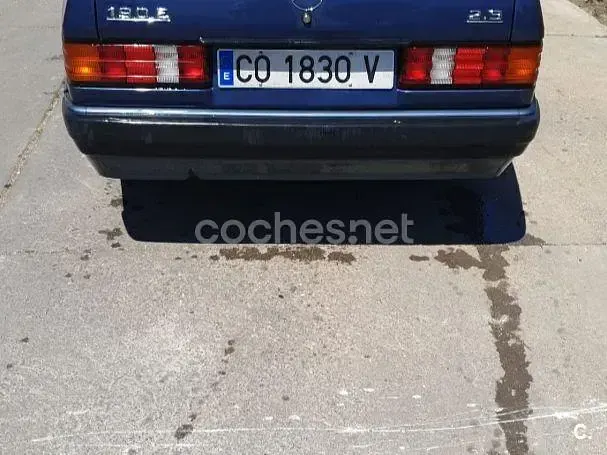 Usado Mercedes 190 136 CV (100 kW) 1989 Azul Berlina