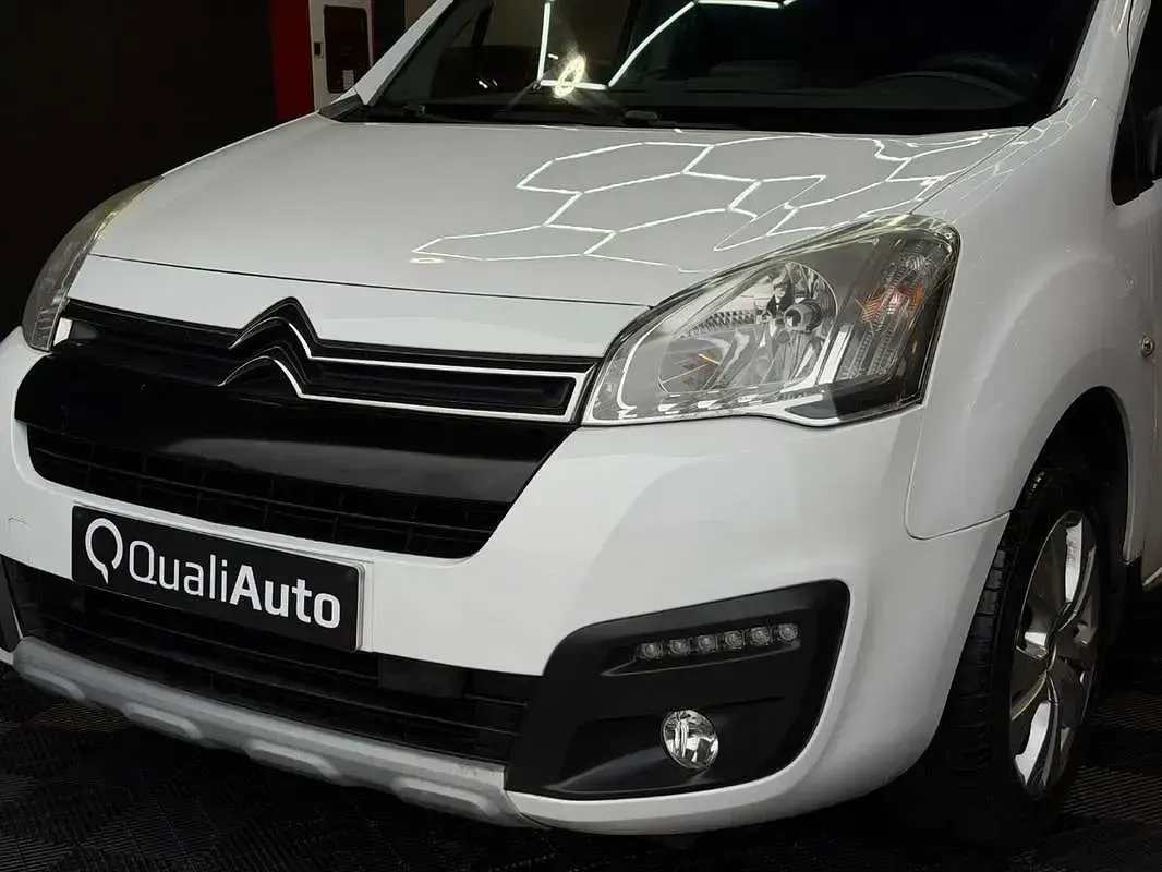 Usado Citroën Berlingo XTR 99 CV (72 kW) 2016 Blanco Monovolumen