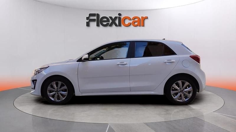 Usado Kia Rio 101 CV (74 kW) 2021 Blanco Utilitario