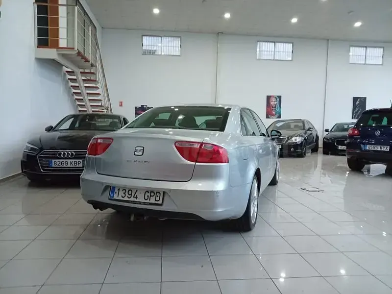 Usado Seat Exeo Sport 143 CV (105 kW) 2009 Gris / plata Berlina