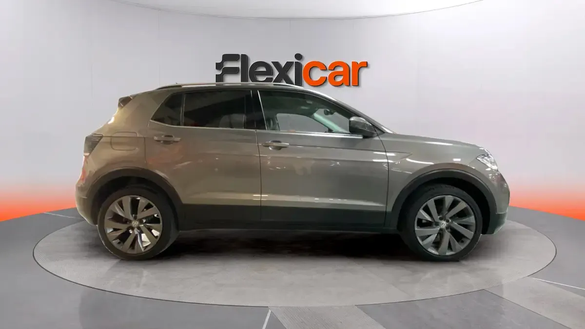 Usado VW T-Cross Sportline 150 CV (110 kW) 2020 Gris SUV
