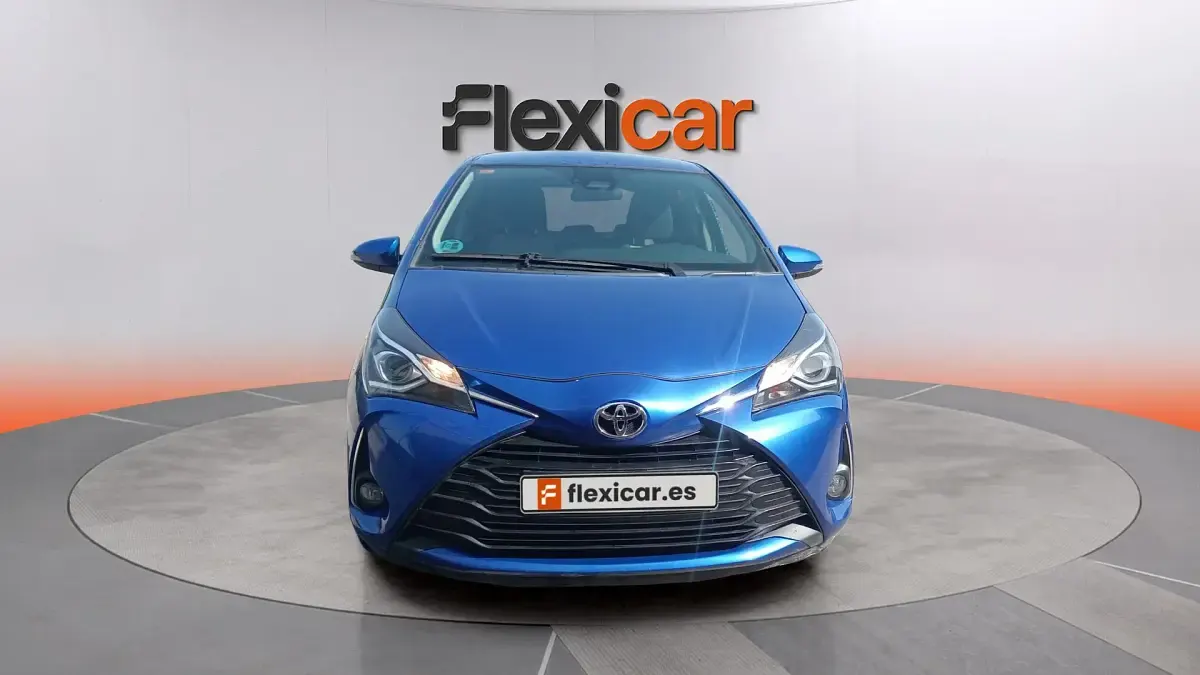 Usado Toyota Yaris Active 69 CV (50 kW) 2019 Azul Berlina