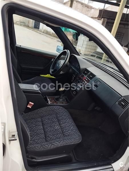 Usado Mercedes C250 Elegance 150 CV (110 kW) 1994 Blanco Berlina