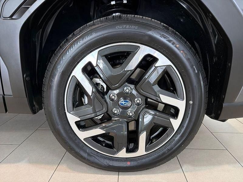 Nuevo Subaru Forester Active 152 CV (111 kW) 2026 Gris oscuro SUV