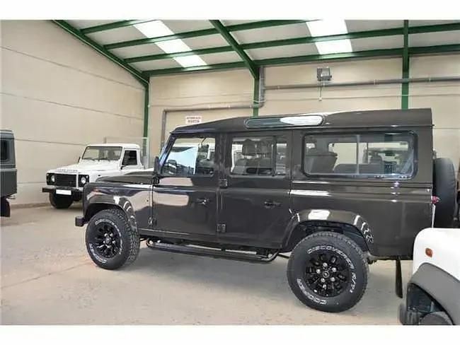 Usado Land Rover Defender 122 HP (89 kW) 2013 Cinzento SUV