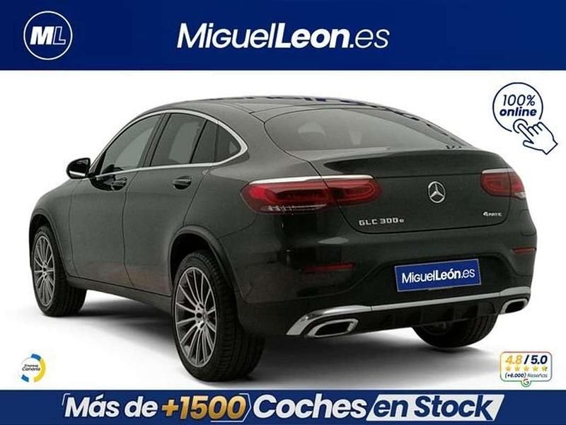 Usado Mercedes GLC300e 320 CV (235 kW) 2022 Negro Coupe