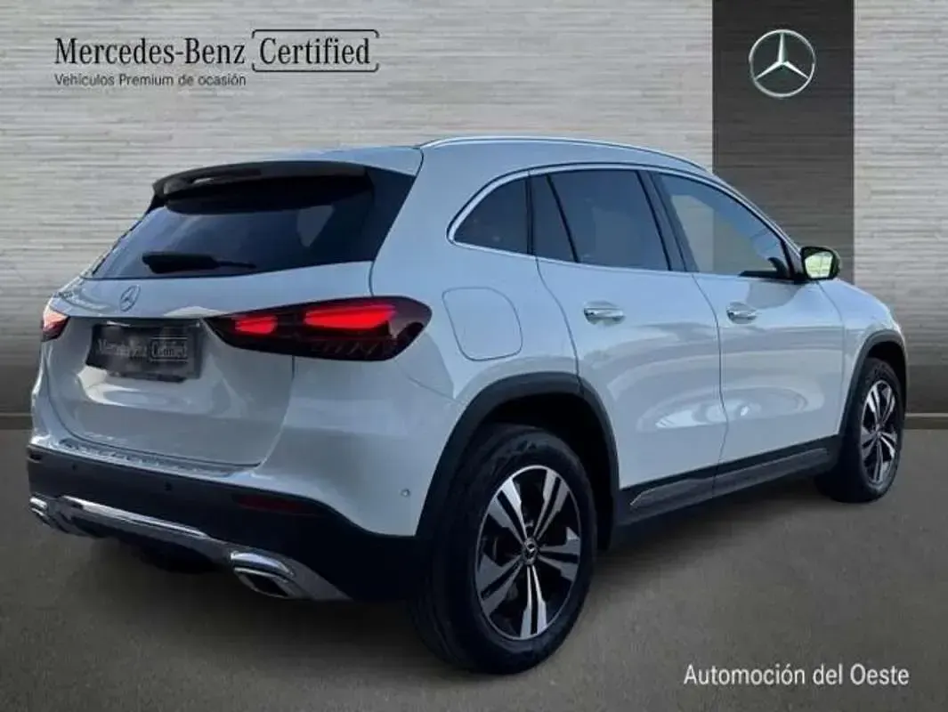 Usado Mercedes GLA250 218 CV (160 kW) 2025 Blanco SUV