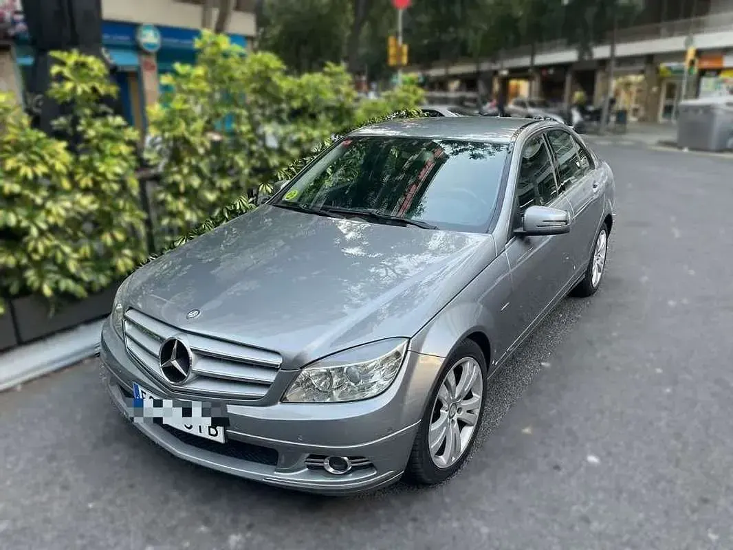 Usado Mercedes C200 Avantgarde 136 CV (100 kW) 2010 Gris Berlina