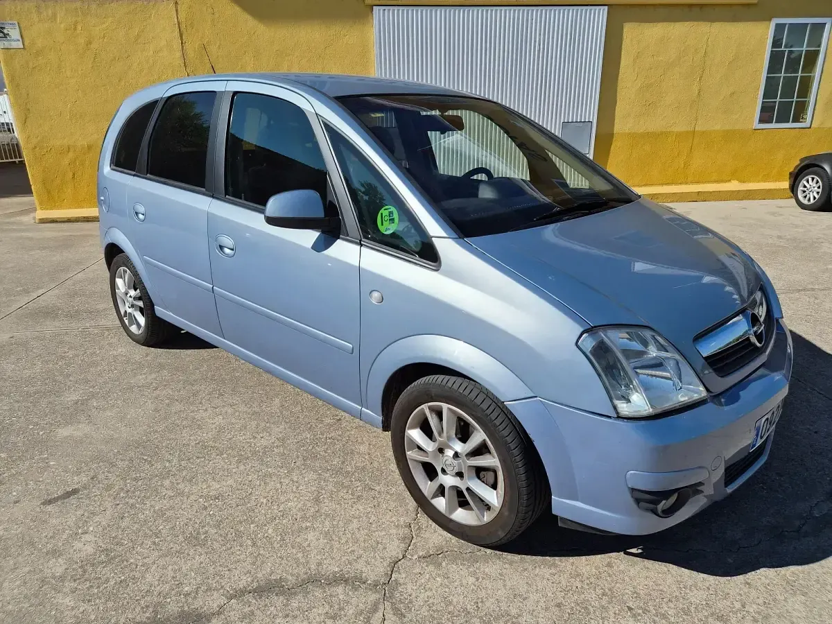 Usado Opel Meriva Cosmo 105 CV (77 kW) 2009 Monovolumen