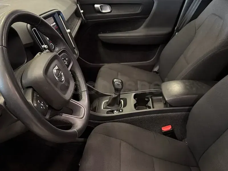 Begagnad Volvo XC40 Core 129 HK (94 kW) 2023 Svart SUV