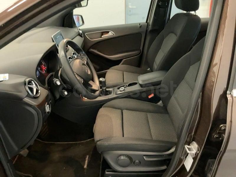 Usado Mercedes B200 136 CV (100 kW) 2016 Marrón Monovolumen