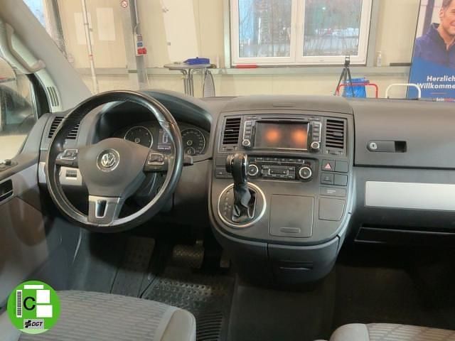 Usado VW Multivan Comfortline 180 CV (132 kW) 2015 Gris / plata Monovolumen
