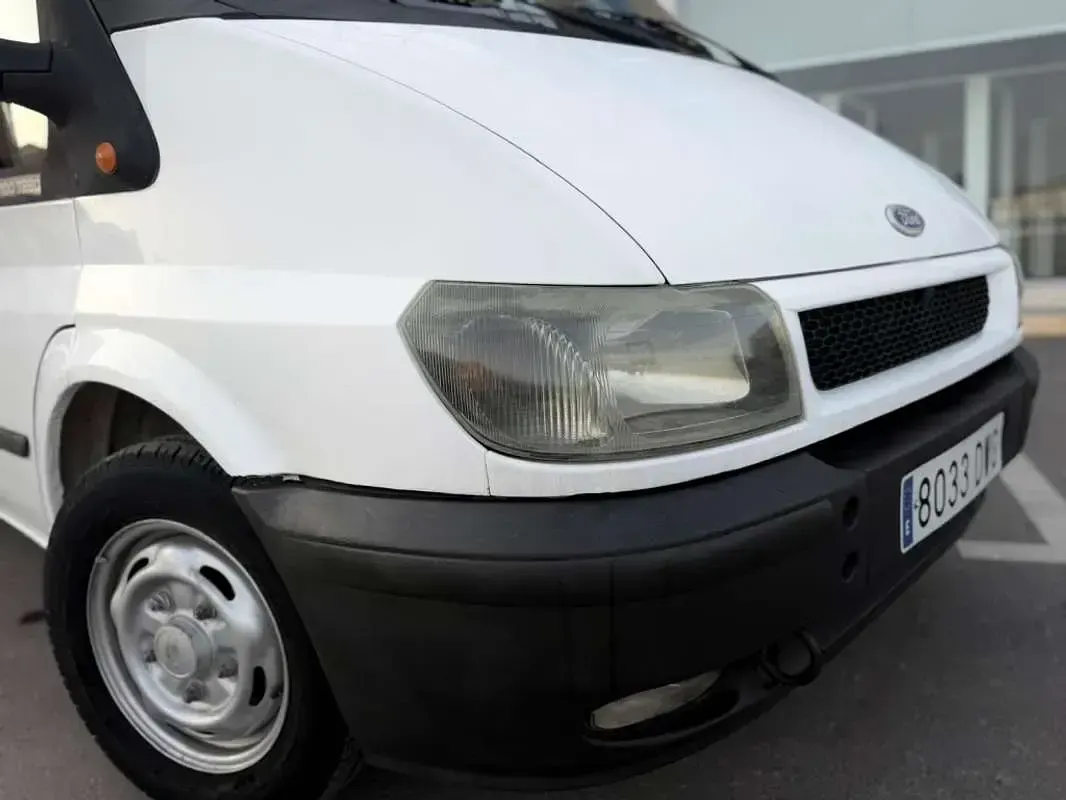 Usado Ford Transit 125 CV (91 kW) 2006 Blanco Van