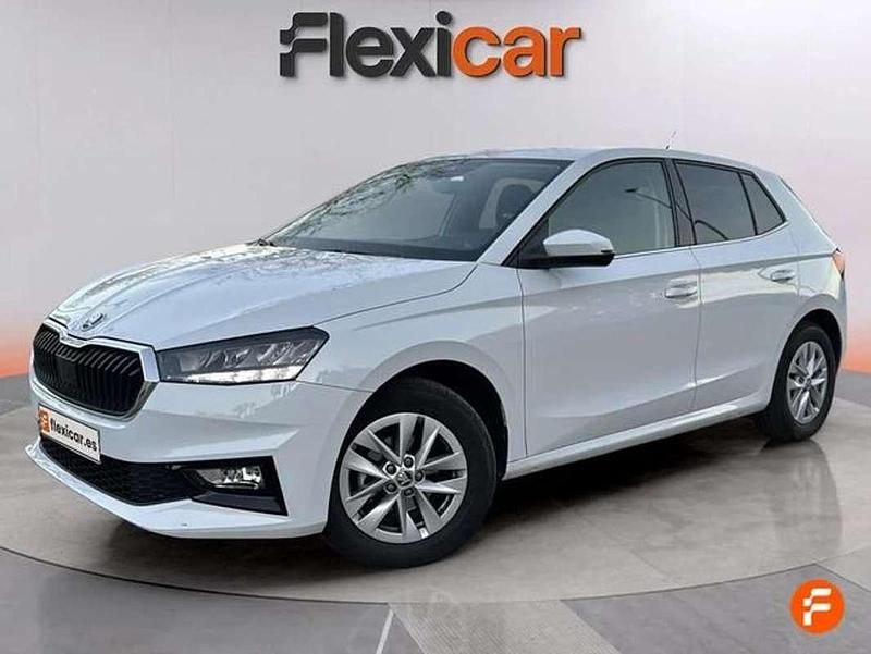 Usado Skoda Fabia Ambition 75 CV (55 kW) 2023 Blanco Utilitario