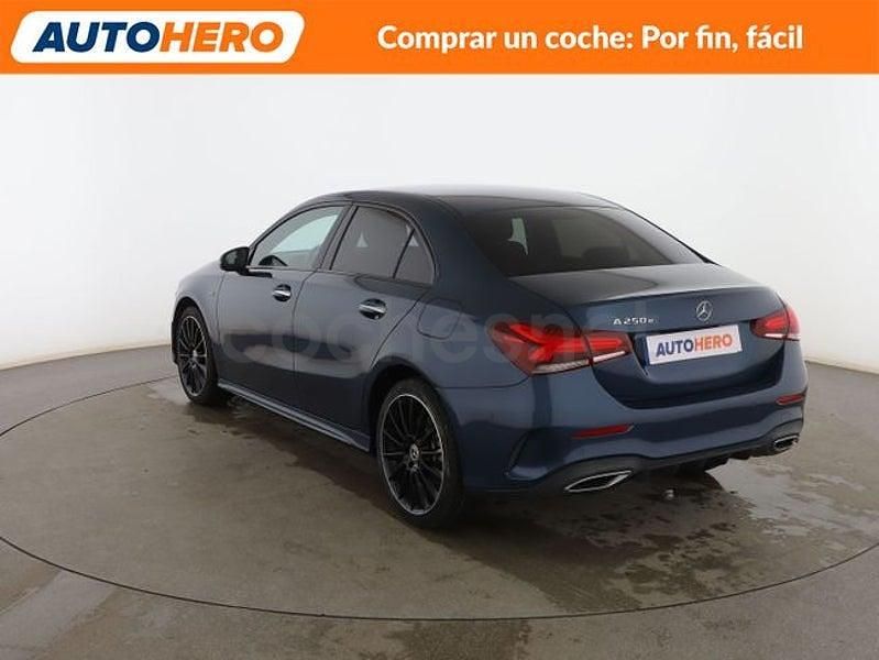 Usado Mercedes A250 AMG line 218 CV (160 kW) 2021 Azul Berlina