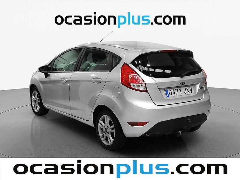 Usado Ford Fiesta Trend 75 CV (55 kW) 2017 Gris plata Utilitario