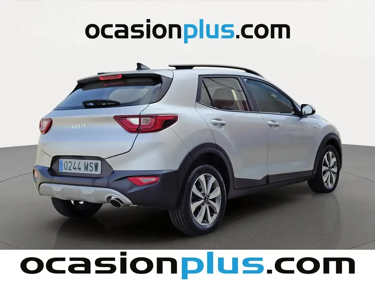 Usado Kia Stonic 101 CV (74 kW) 2024 Gris SUV