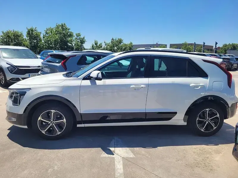 Usado Kia Niro 141 CV (103 kW) 2022 Blanco SUV