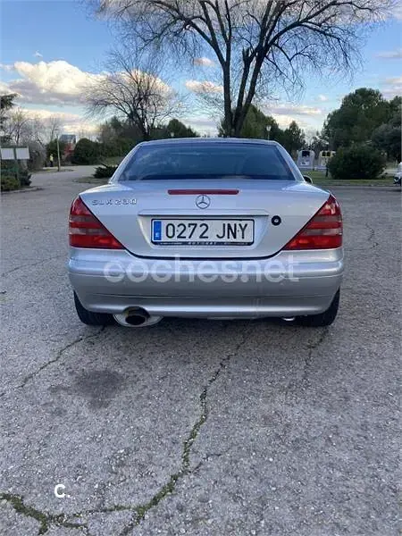Usado Mercedes SLK230 193 CV (141 kW) 1997 Gris / plata Descapotable
