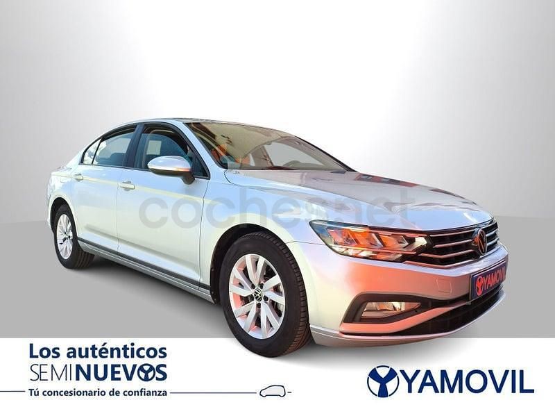 Usado VW Passat Business 150 HP (110 kW) 2021 Cinzento Sedan