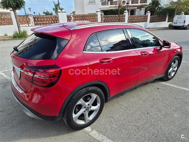Usado Mercedes GLA200 136 CV (100 kW) 2019 Rojo SUV