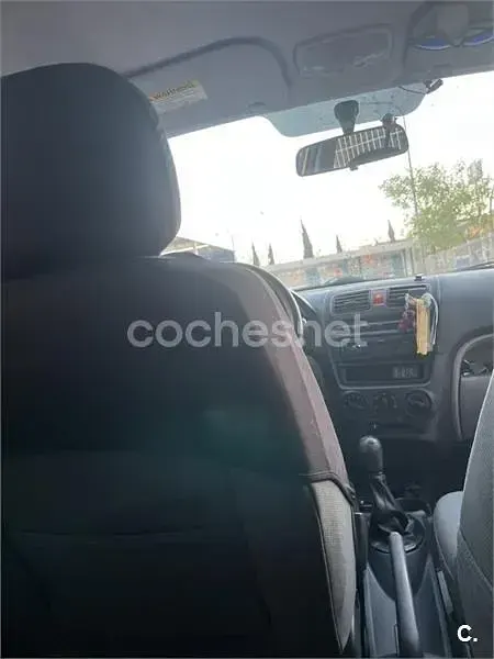 Usado Kia Picanto LX 61 CV (44 kW) 2007 Naranja Utilitario