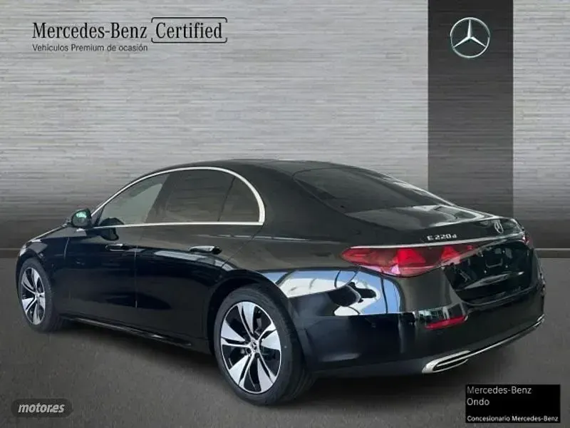 Nuevo Mercedes E220 197 CV (144 kW) 2026 Negro Berlina